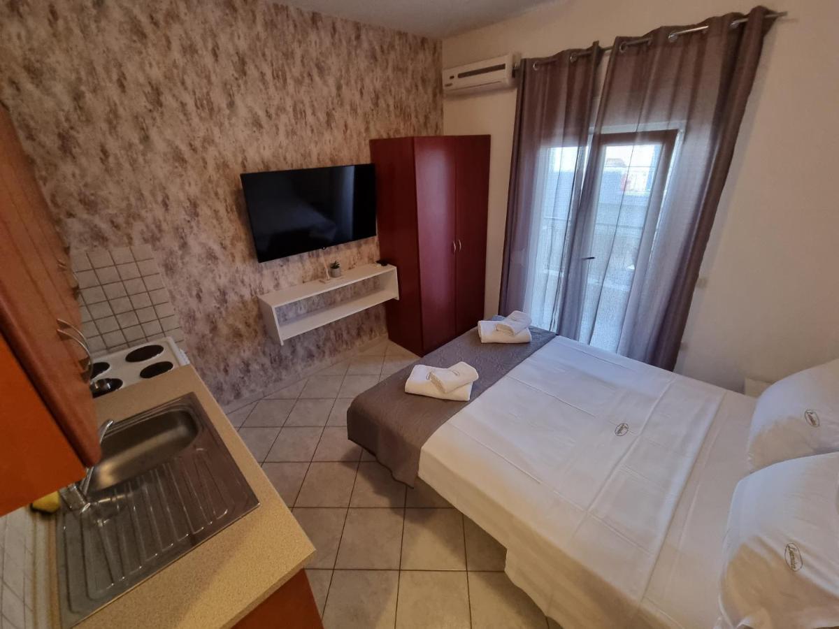 Premium Suites Ofrínion Exterior foto