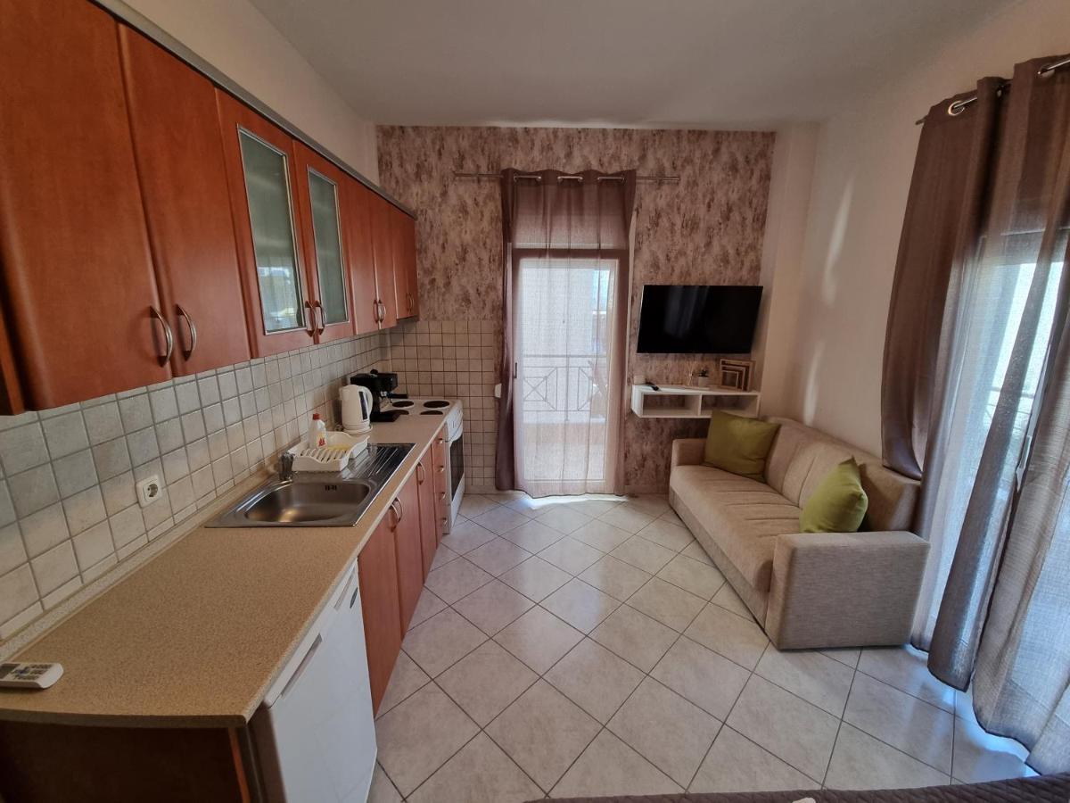 Premium Suites Ofrínion Exterior foto