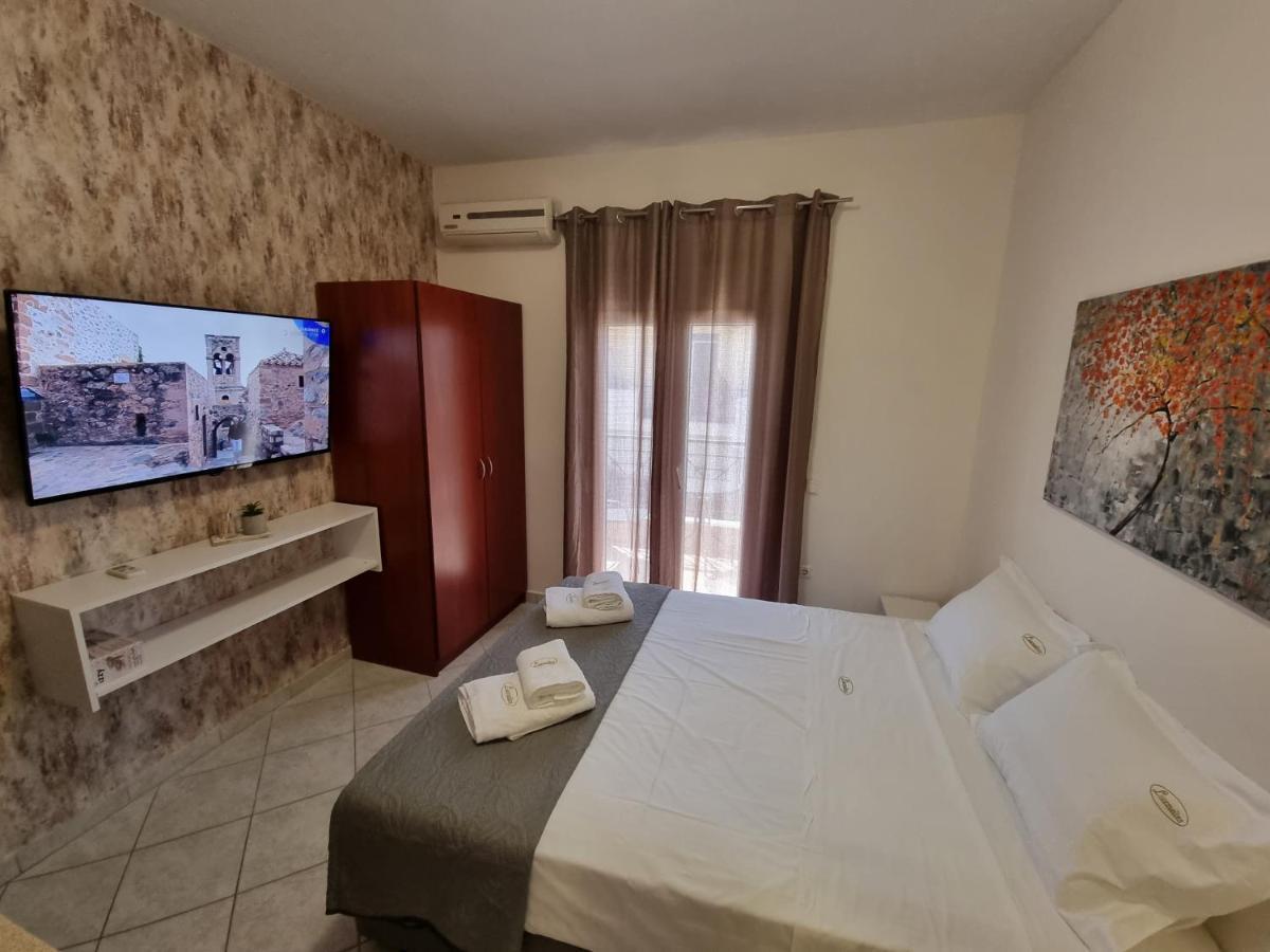 Premium Suites Ofrínion Exterior foto